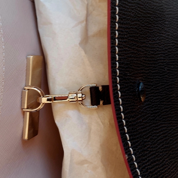 Kate Spade NWT large leather Tote w/detachable pouch - Picture 5 of 9